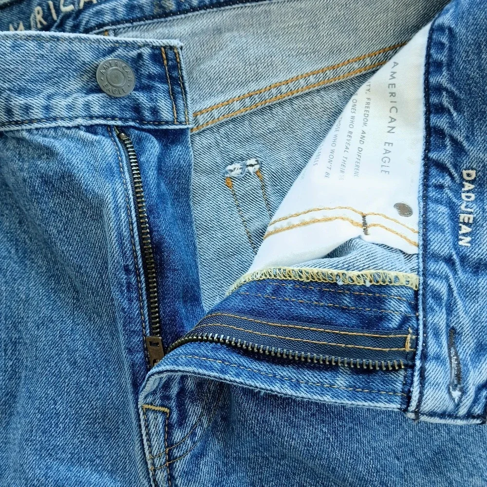 American Eagle Jeans Mens‎ 33x28 Blue Dad Jean 100% Cotton Embroidered Crest